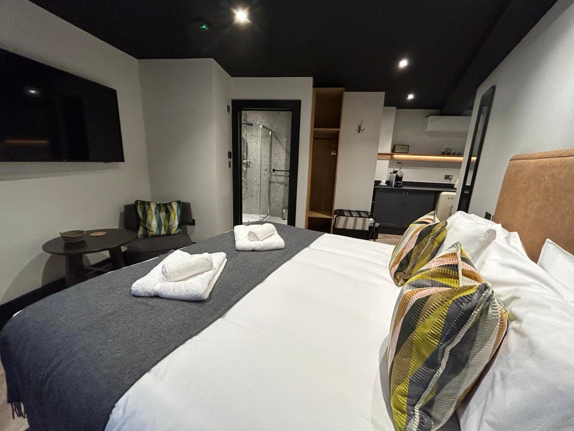 Crescent Place By Mansley เชลเทนแฮม ภายนอก รูปภาพ